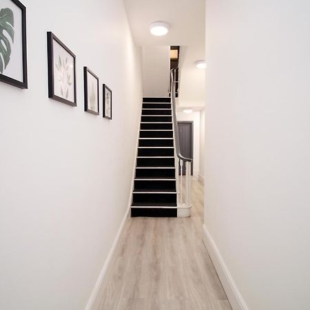 Fully Equipped Kitchen, Parking, City Centre Swansea Exterior foto