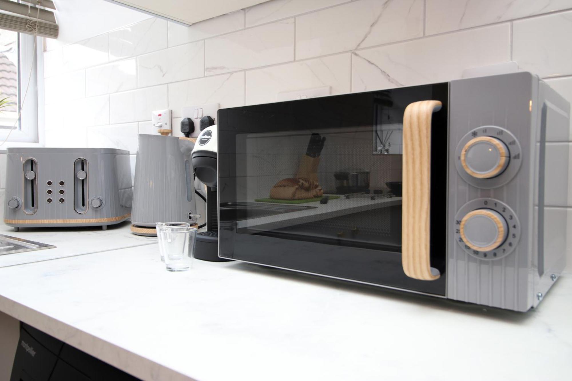 Fully Equipped Kitchen, Parking, City Centre Swansea Exterior foto