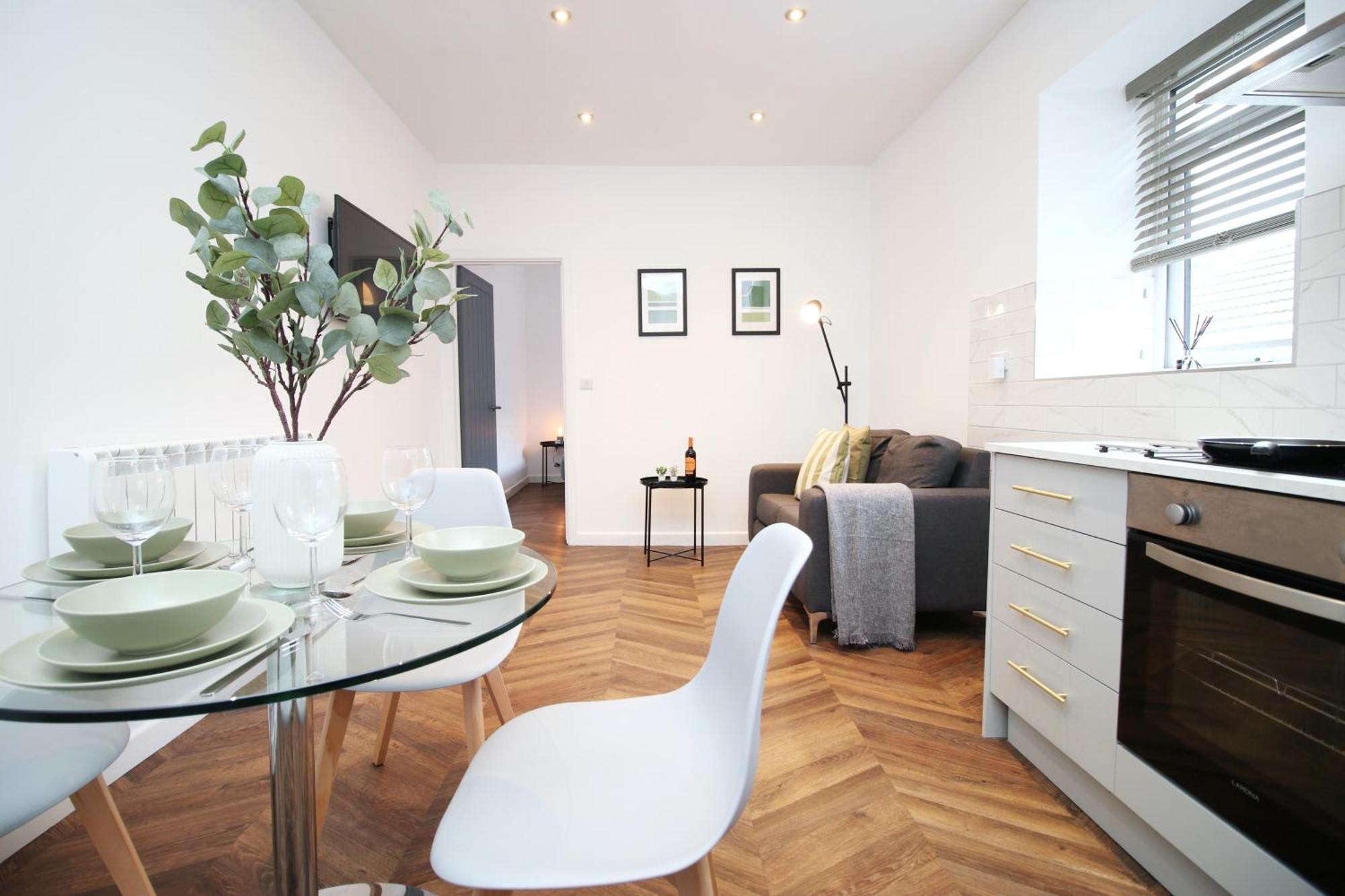 Fully Equipped Kitchen, Parking, City Centre Swansea Exterior foto