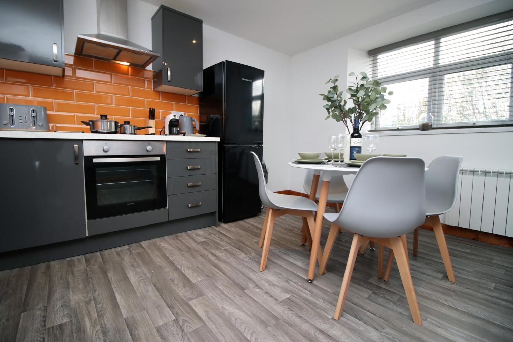 Fully Equipped Kitchen, Parking, City Centre Swansea Exterior foto