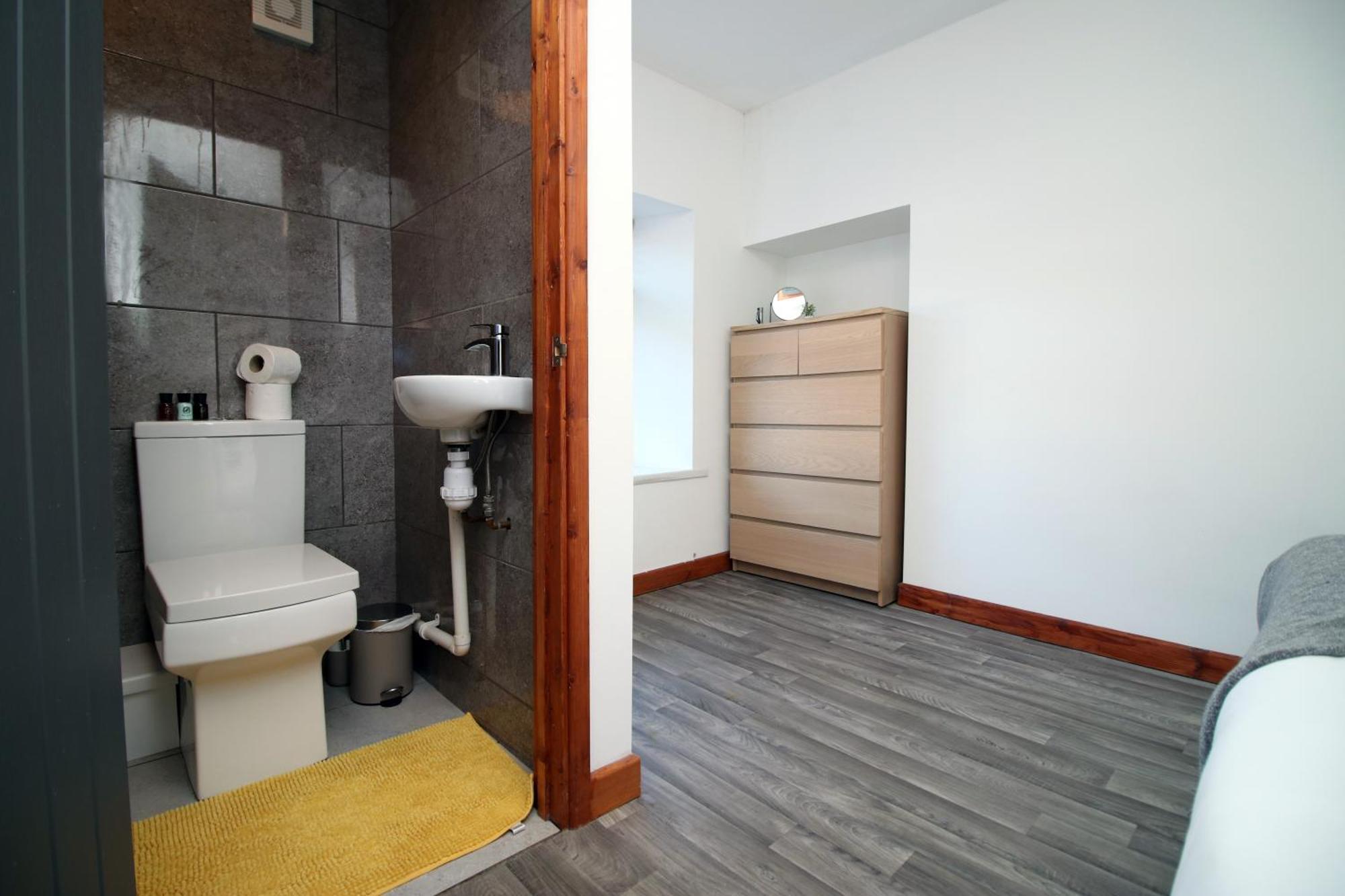 Fully Equipped Kitchen, Parking, City Centre Swansea Exterior foto