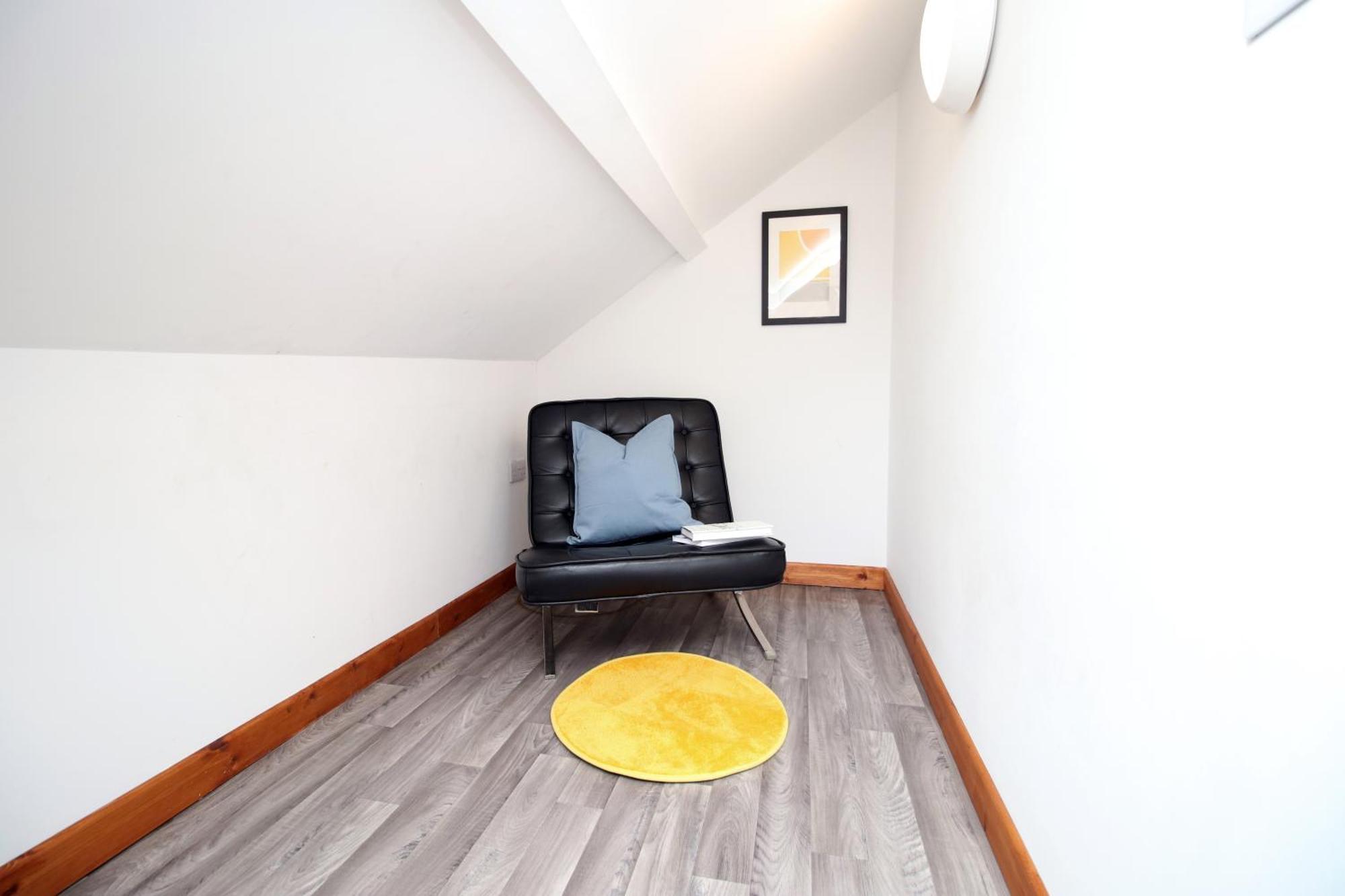 Fully Equipped Kitchen, Parking, City Centre Swansea Exterior foto