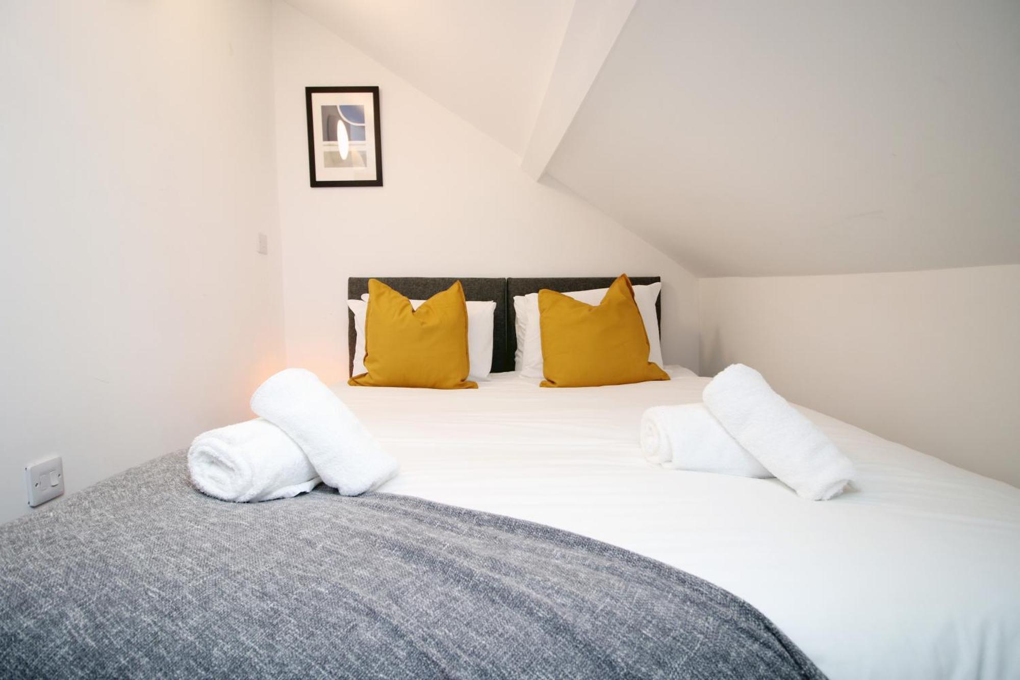 Fully Equipped Kitchen, Parking, City Centre Swansea Exterior foto
