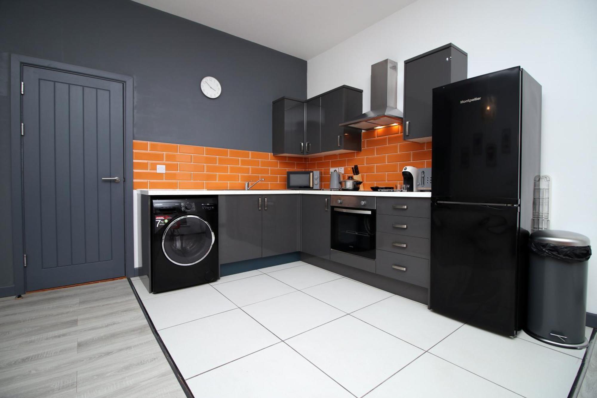 Fully Equipped Kitchen, Parking, City Centre Swansea Exterior foto