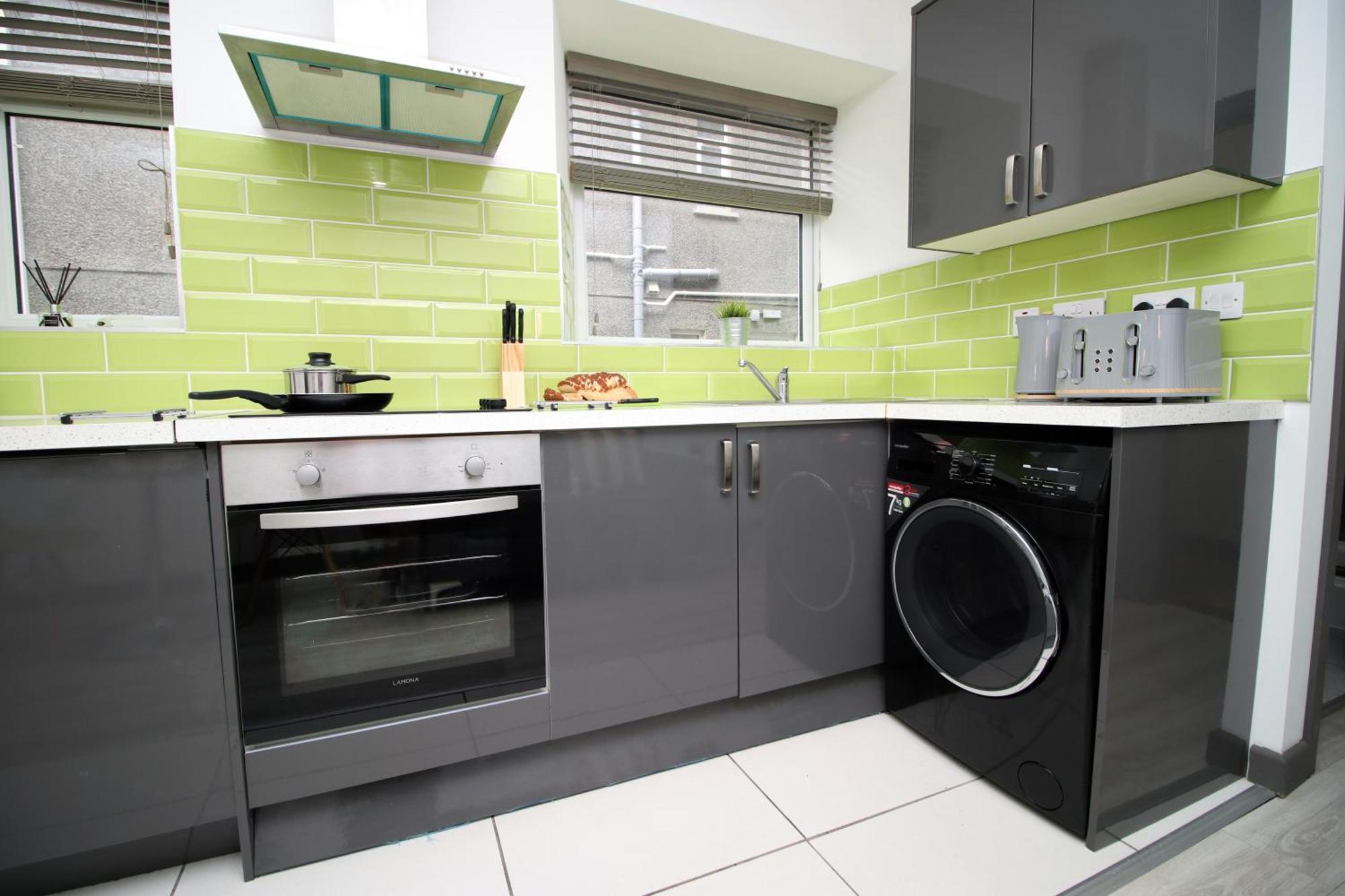 Fully Equipped Kitchen, Parking, City Centre Swansea Exterior foto
