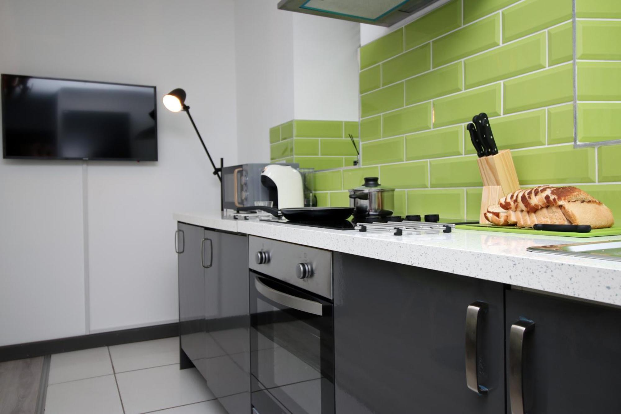 Fully Equipped Kitchen, Parking, City Centre Swansea Exterior foto