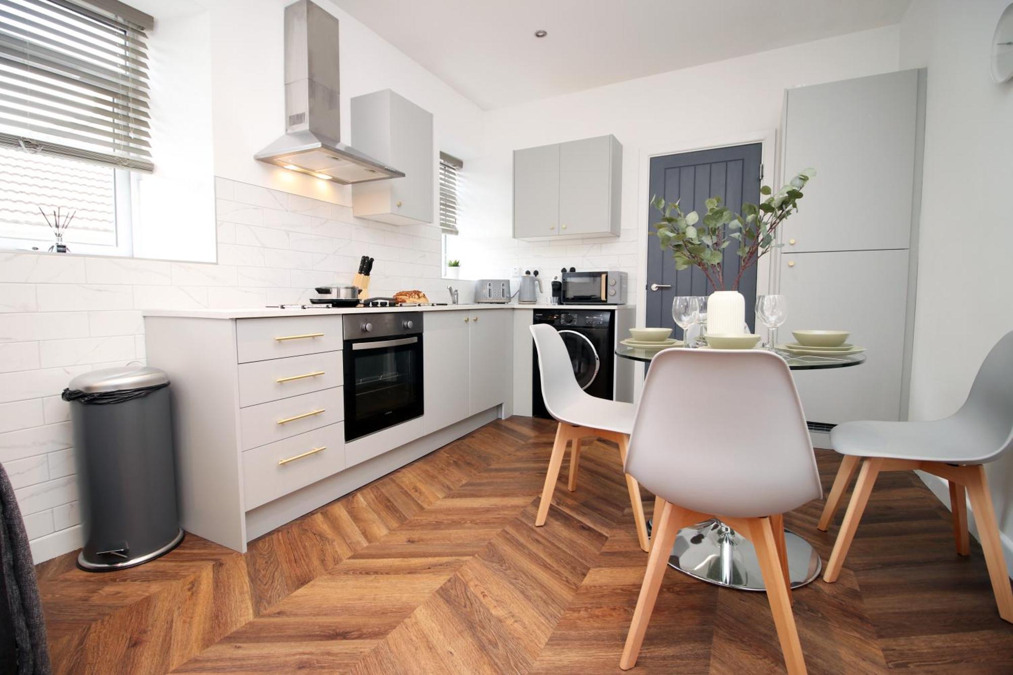 Fully Equipped Kitchen, Parking, City Centre Swansea Exterior foto