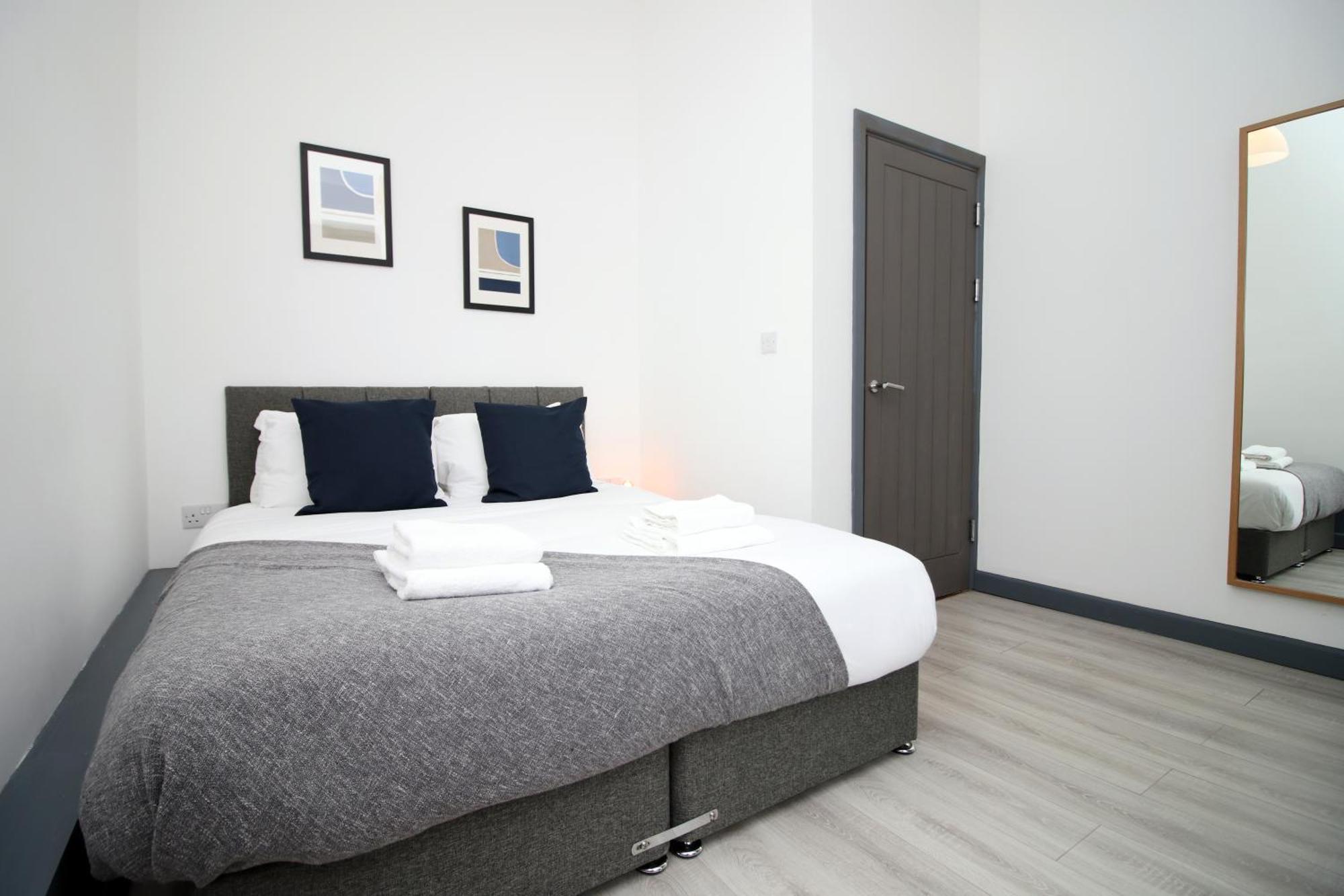 Fully Equipped Kitchen, Parking, City Centre Swansea Exterior foto
