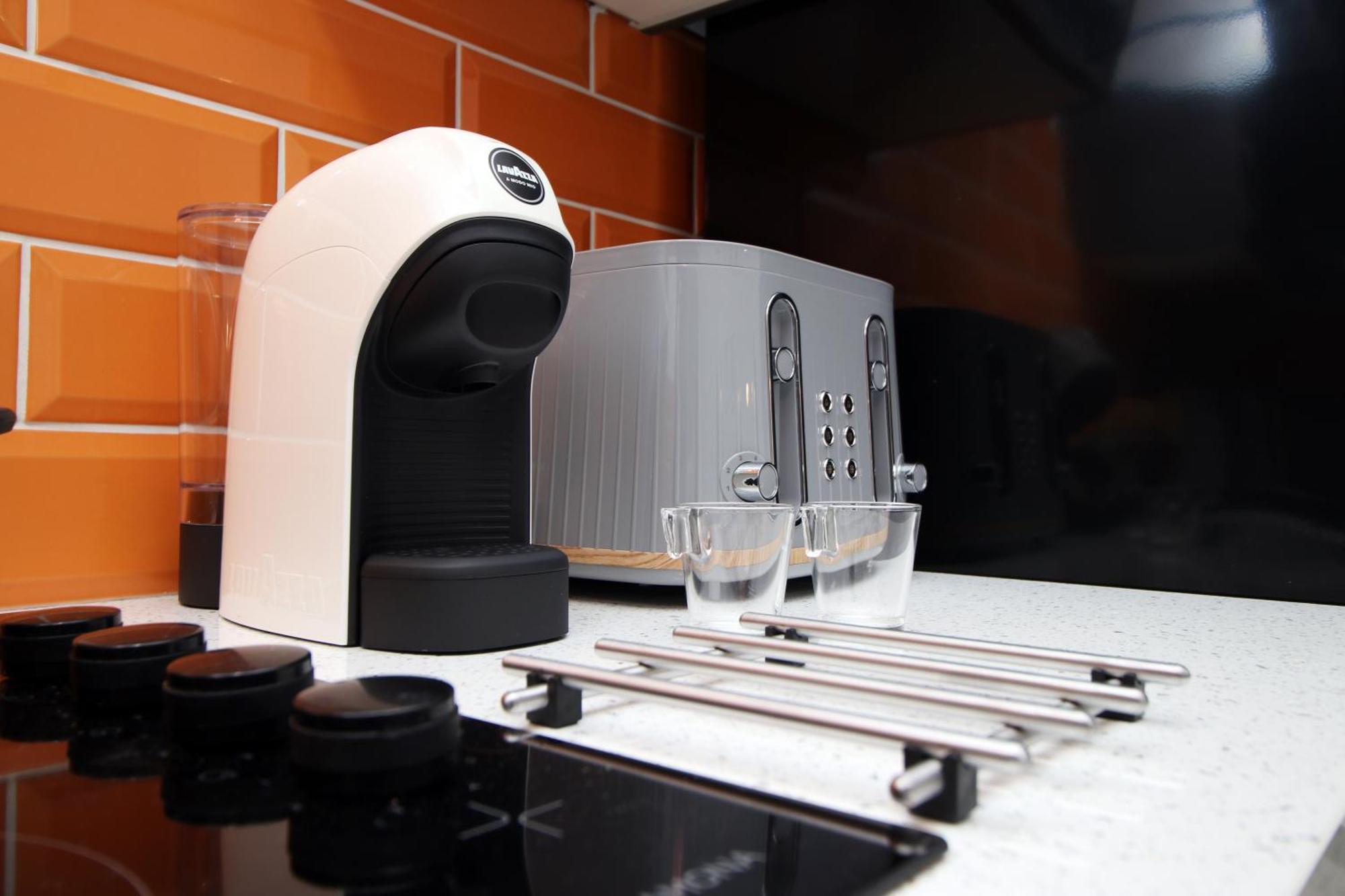 Fully Equipped Kitchen, Parking, City Centre Swansea Exterior foto