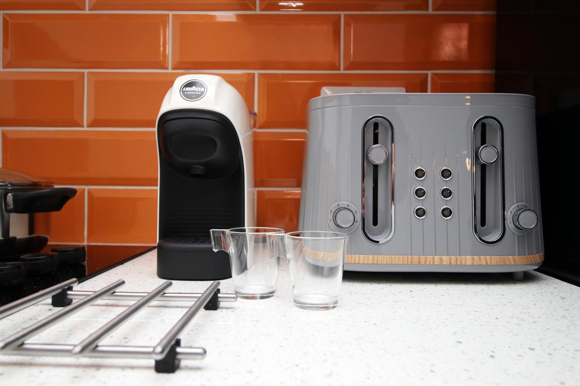 Fully Equipped Kitchen, Parking, City Centre Swansea Exterior foto