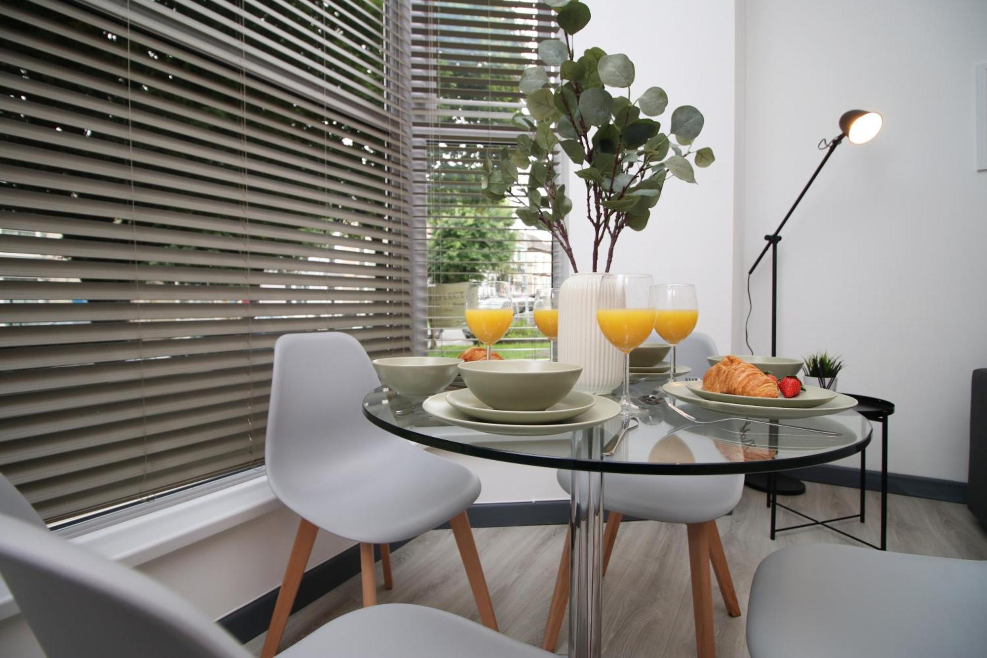 Fully Equipped Kitchen, Parking, City Centre Swansea Exterior foto